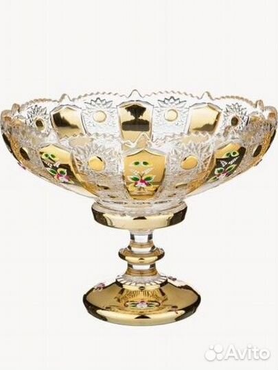 Ваза для фруктов на ножке