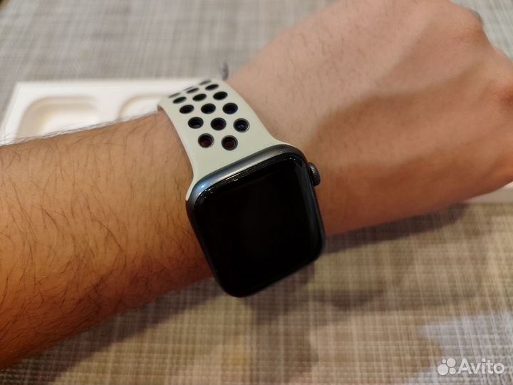 Apple Watch 6 Series 44 mm Nike