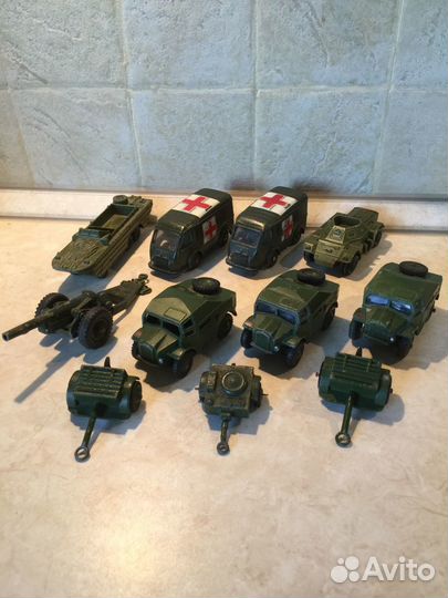 Военные модели Dinky toys,разные