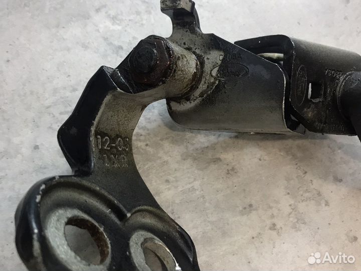 Петли передней правой двери Ford Focus 3