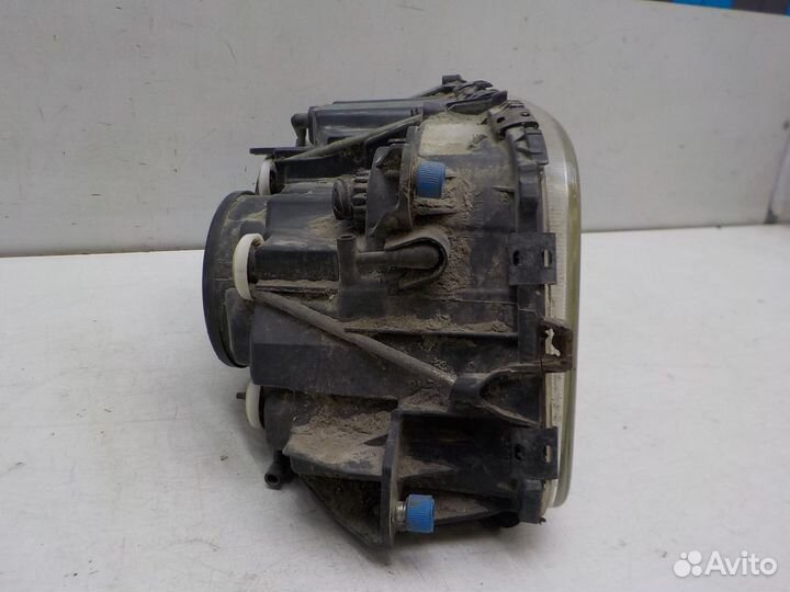 Фара левая Mercedes-Benz Actros 2008