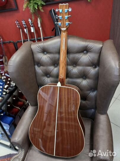 Акустическая гитара