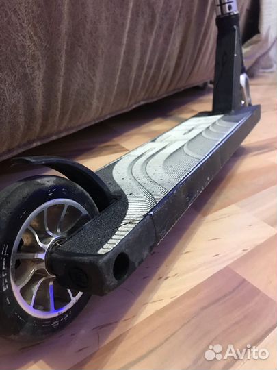 Трюковой самокат Hipe 11