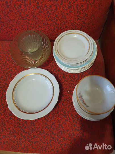 Посуда, тарелки, стаканы, фужеры