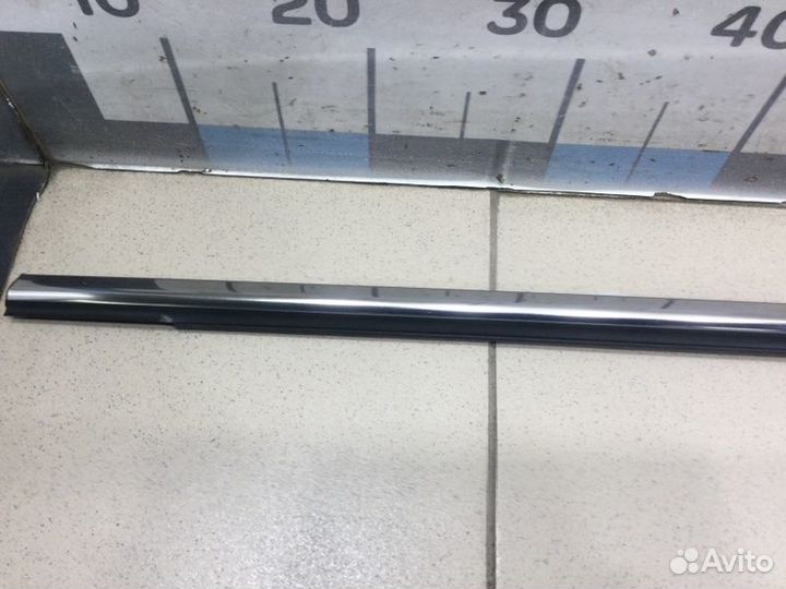 Накладка стекла двери передняя левая Kia Ceed