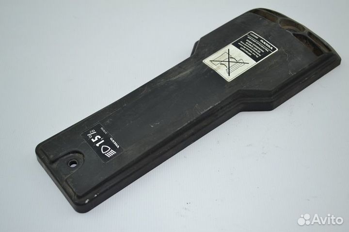 Крышка отделения для жгутов проводов кабины volvo