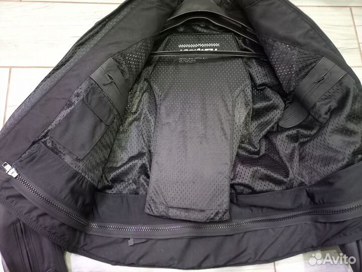 Мотокуртка кожаная мужская 52 L