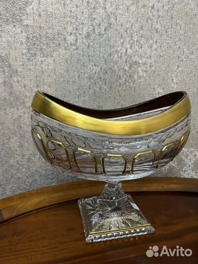 Ваза на ножке