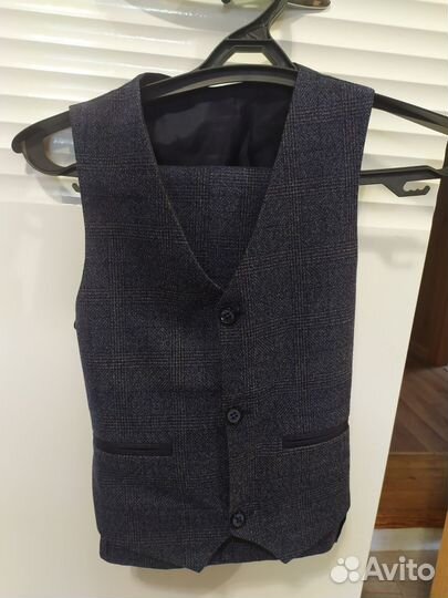 Жилетка с брюками