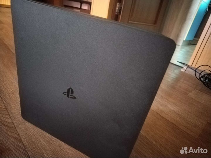 Sony PS4 Slim