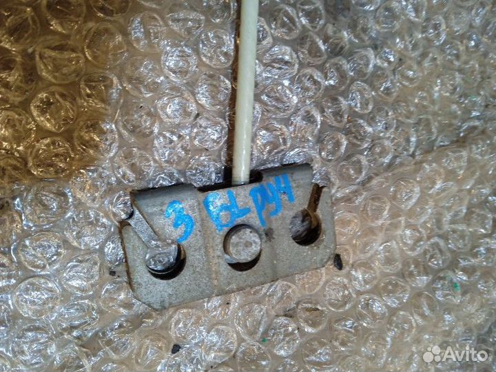 Трос ручника Mazda 3