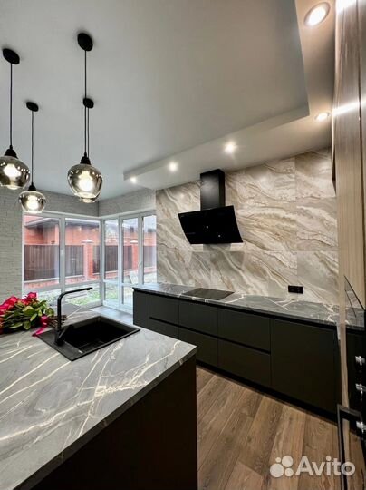 Угловая кухня на заказ. Производство в Челябинске