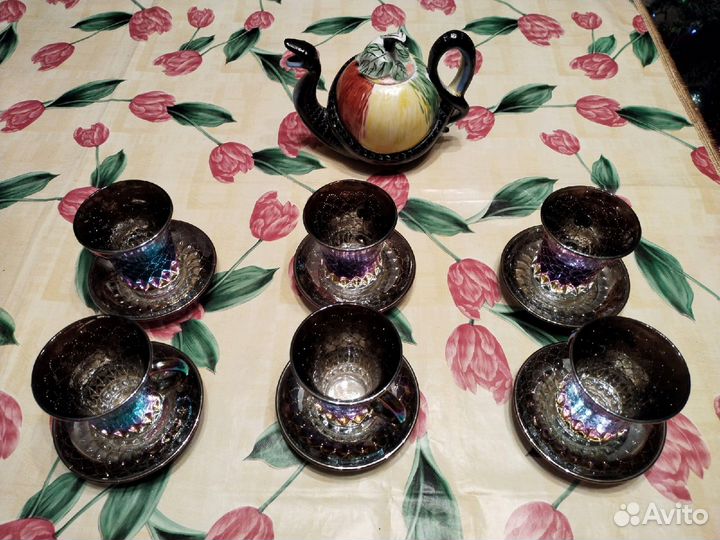 Чашки с блюдцами