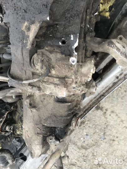 МКПП (механическая коробка переключения передач) V