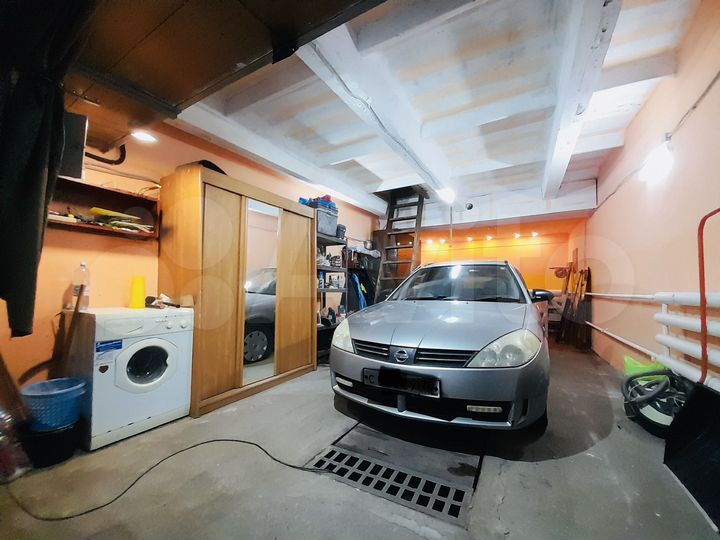 Гараж, > 30 м²