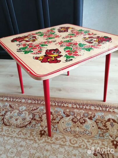 Детский стол со стульчиками