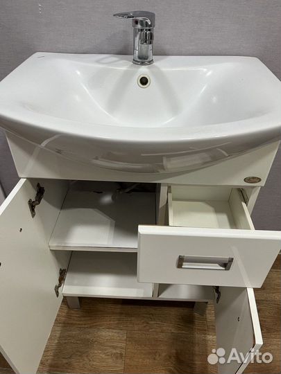 Тумба для ванной под раковину(с раковиной) бу
