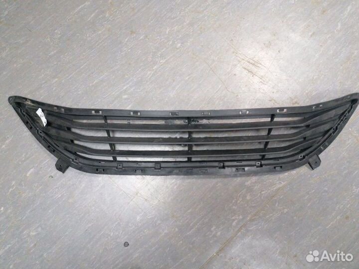 Решетка бампера Hyundai Elantra