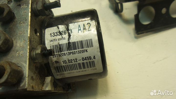 Блок абс Opel Astra j 13332613 aa