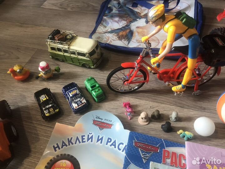 Игрушки, книги, раскраски, пазлы детские