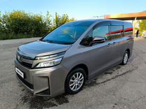 Toyota Voxy 2.0 CVT, 2018, 140 000 км, с пробегом, цена 2 500 000 руб.