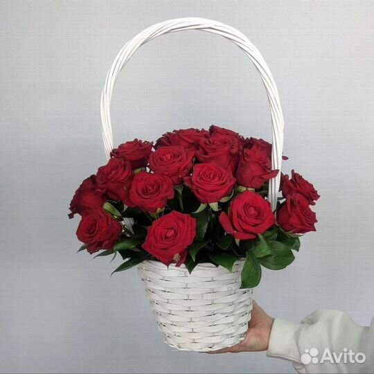 Розы Красные. Рзы корзине
