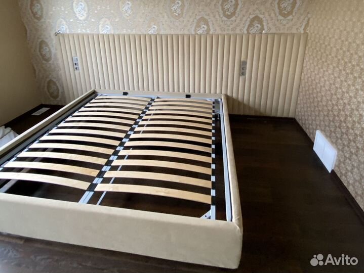 Мягкие панели для стен и кровать