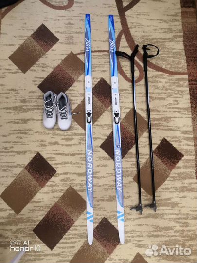 Беговые лыжи