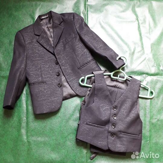 Костюм тройка на мальчика