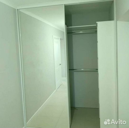 Шкаф купе с зеркалом