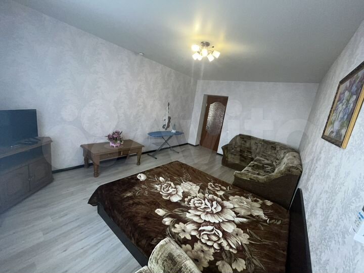 2-к. квартира, 73 м², 1/9 эт.