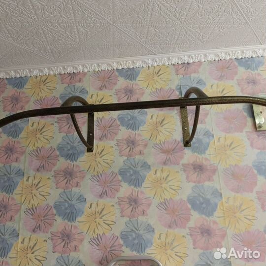 Турник настенный