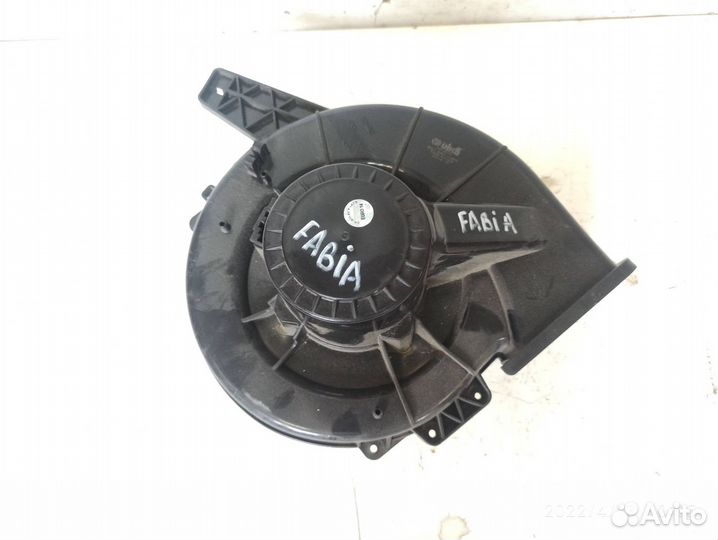 Моторчик отопителя VW polo sedan 10- skoda fabia