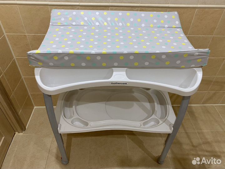 Пеленальный столик с ванночкой Mothercare