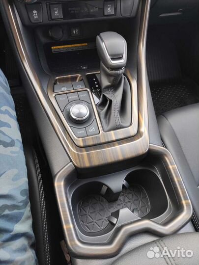 Декоративные накладки салона Toyota Rav4 2020