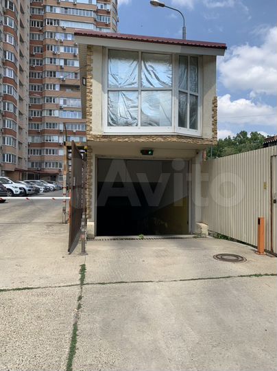 Машиноместо, 13 м²