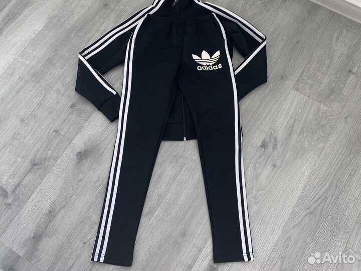 Костюм спортивный