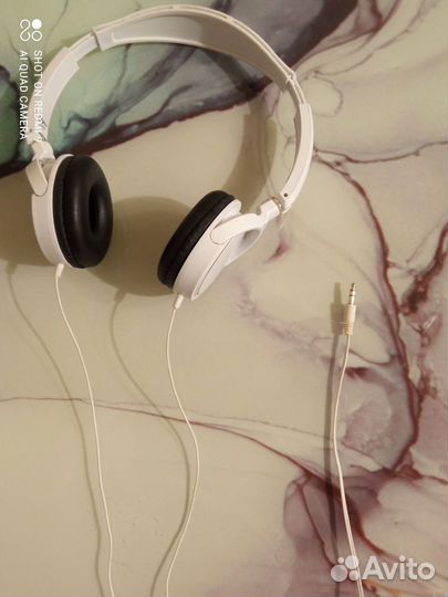 Проводные наушники