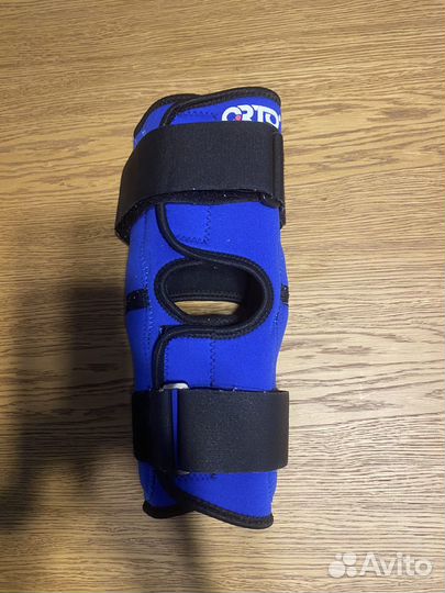 Тутор на коленный сустав