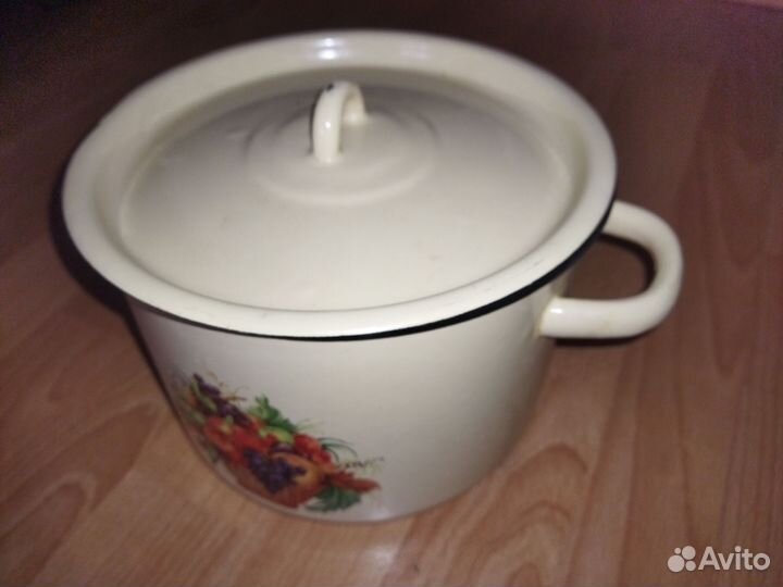 Кастрюля эмалированная