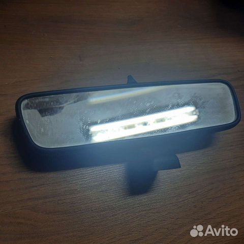 Зеркало заднего вида