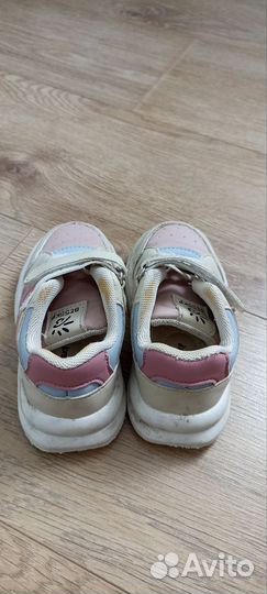 Кроссовки для девочки 22