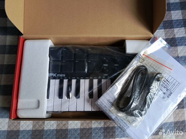 Midi-клавиатура Akai Pro MPK Mini MK3