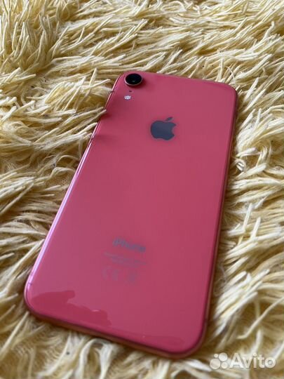 Телефон iPhone XR