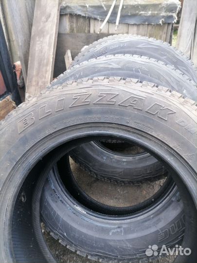 Bridgestone Blizzak DM-V1 215/65 R16 92