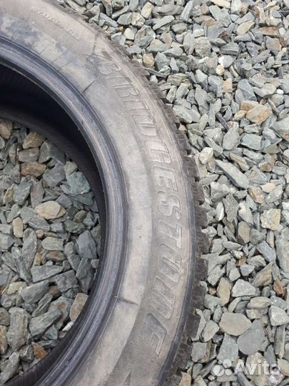 Bridgestone Ice Cruiser 7000 215/60 R17