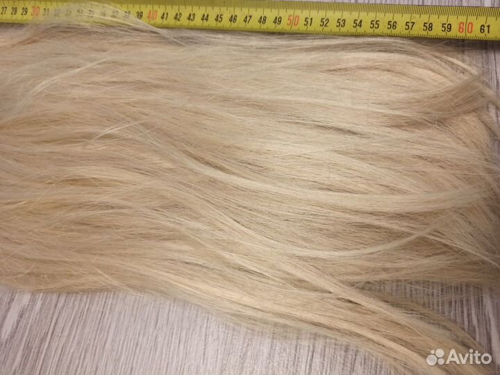 Волосы на заколках