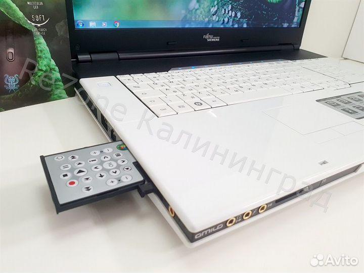 Большой Asus 18.4