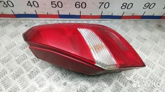 Фонарь задний правый skoda fabia 2 (1SK18MY01)