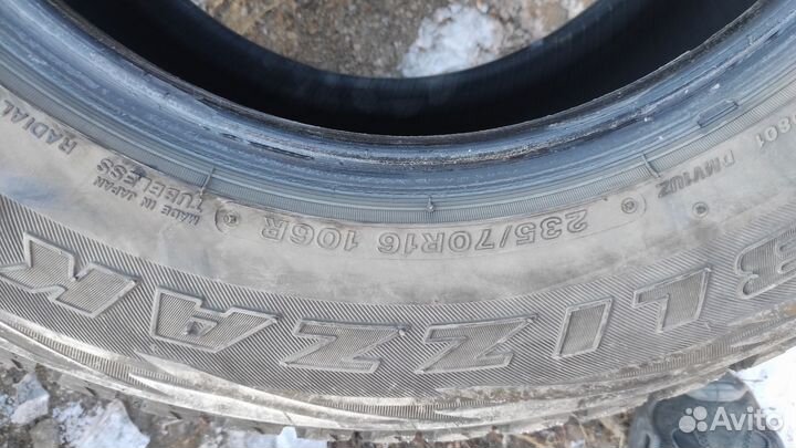 Резина зимняя 235/70 r16